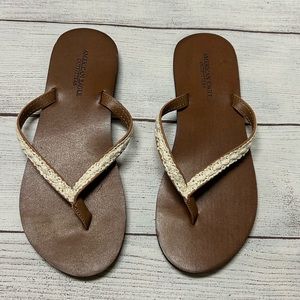 American Eagle Brown Flip Flops with White Lace (size 7)